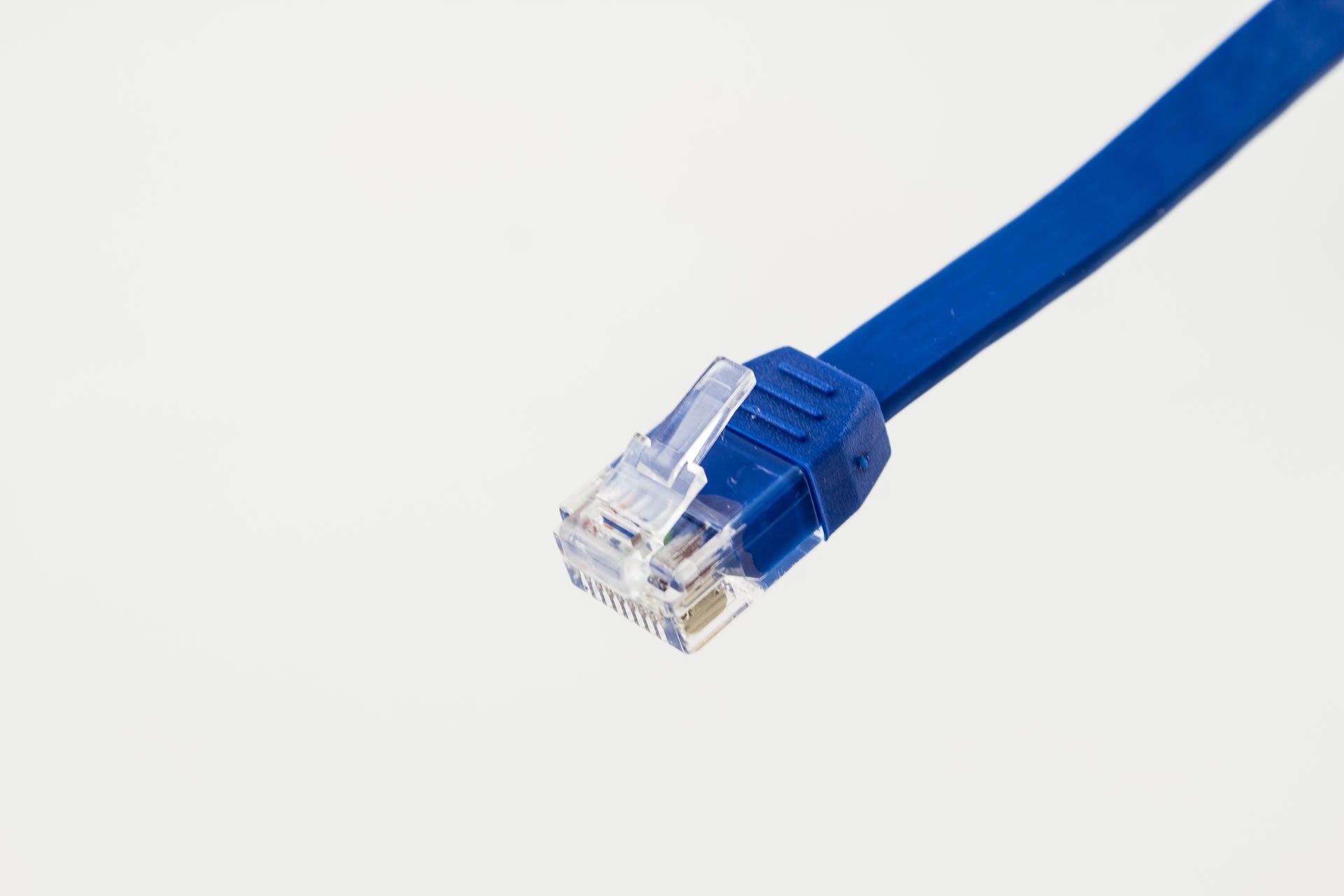 CAT6-28AWG-Flat-Cable-–-SuperFlat-Low-Profile-UTP-Blue.jpg